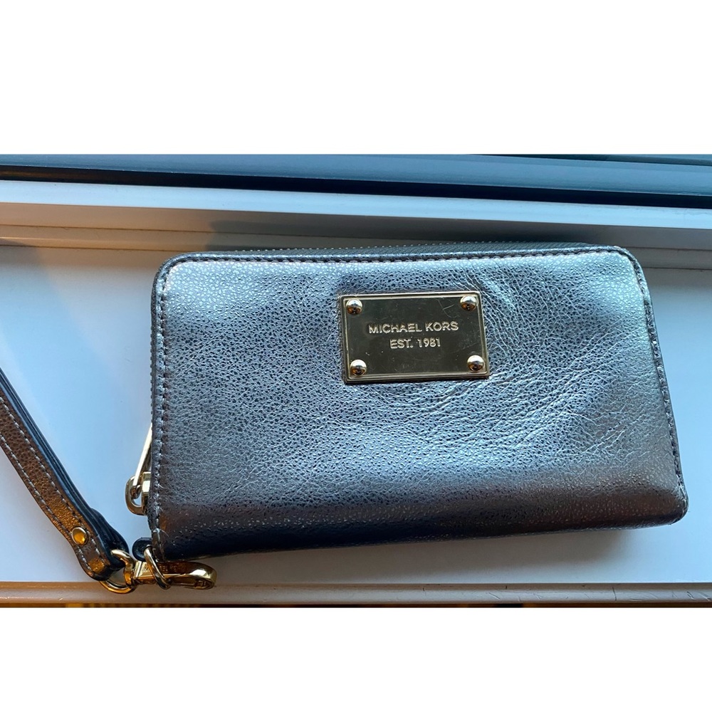 Michael kors wallet